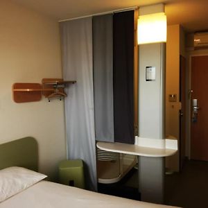 Zimmer mit zwei Einzelbetten